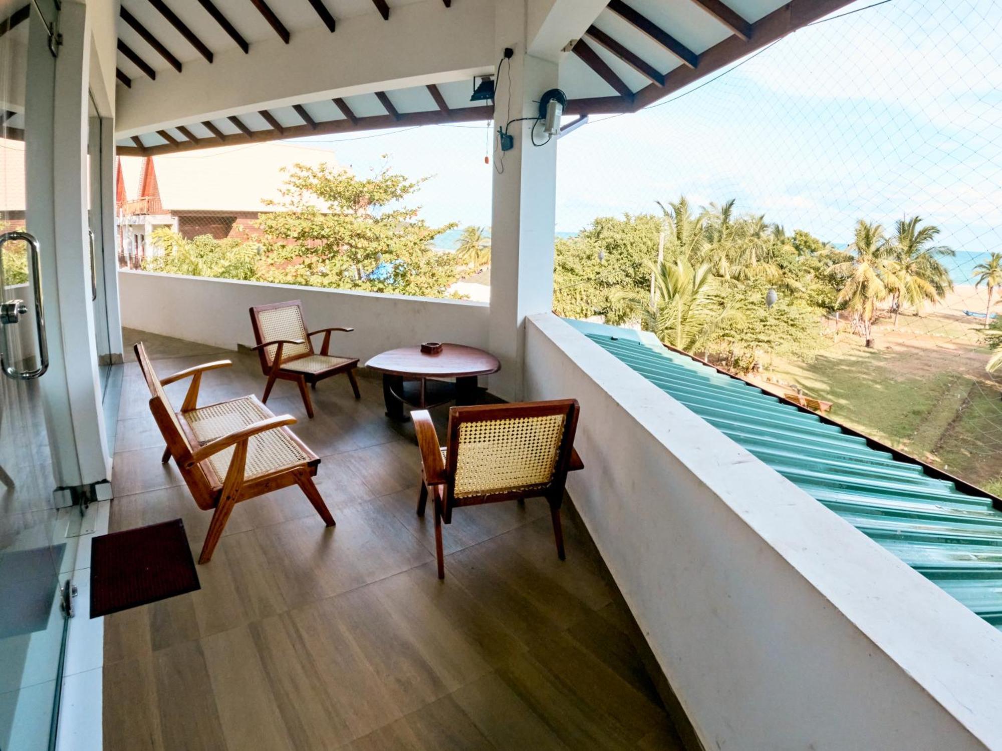 Baden Beach Hotel Kalkudah  Εξωτερικό φωτογραφία